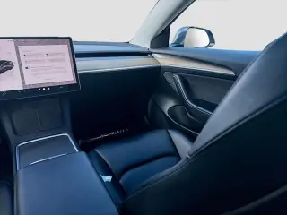 Tesla Model 3 2023 4dr Sedan