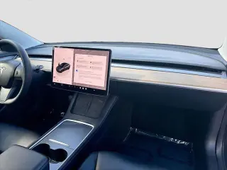 Tesla Model 3 2023 4dr Sedan