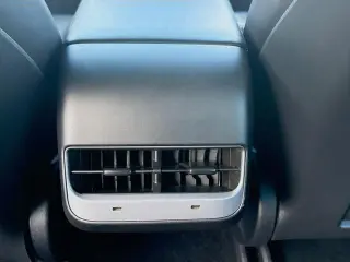 Tesla Model 3 2023 4dr Sedan