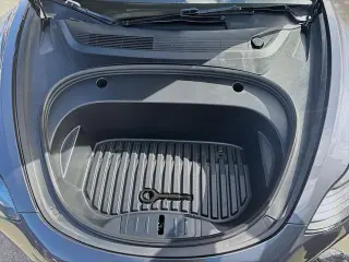 Tesla Model 3 2023 4dr Sedan