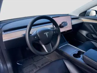 Tesla Model 3 2023 4dr Sedan