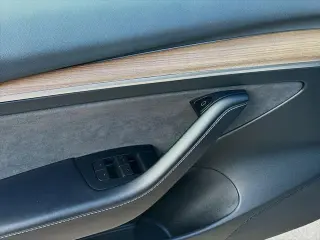 Tesla Model 3 2023 4dr Sedan