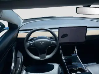 Tesla Model 3 2019 AWD Performance 4dr Fastback