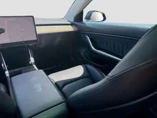 Tesla Model 3 2019 AWD Performance 4dr Fastback