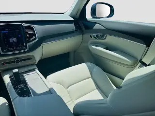 Volvo XC90 2023 AWD B5 Plus Bright Theme 4dr SUV