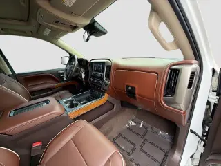 Chevrolet Silverado 1500 2018 4x4 High Country 4dr Crew Cab 5.8 ft. SB