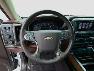 Chevrolet Silverado 1500 2018 4x4 High Country 4dr Crew Cab 5.8 ft. SB