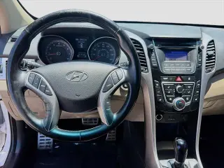 Hyundai ELANTRA GT 2013 4dr Hatchback 6M