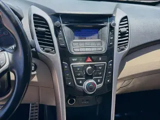 Hyundai ELANTRA GT 2013 4dr Hatchback 6M