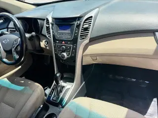 Hyundai ELANTRA GT 2013 4dr Hatchback 6M