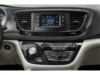 Chrysler Pacifica 2020 Touring L Plus 4dr Mini-Van