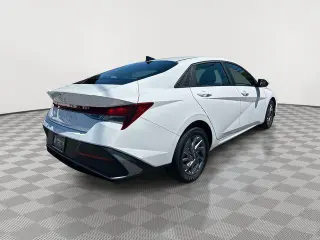 Hyundai ELANTRA 2024 SEL 4dr Sedan