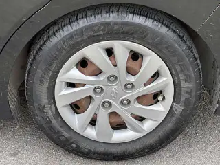 Hyundai ELANTRA 2017 SE 4dr Sedan 6M (US)