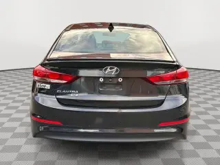 Hyundai ELANTRA 2017 SE 4dr Sedan 6M (US)
