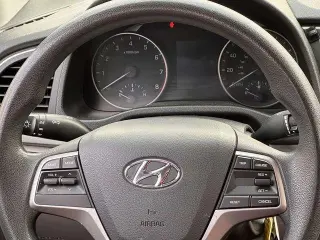 Hyundai ELANTRA 2017 SE 4dr Sedan 6M (US)