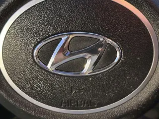 Hyundai ELANTRA 2023 Limited 4dr Sedan