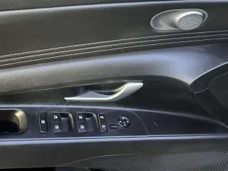Hyundai ELANTRA 2023 Limited 4dr Sedan