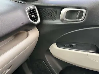 Hyundai VENUE 2023 SEL 4dr Crossover