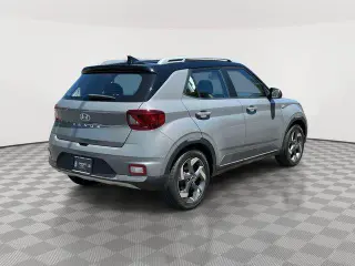 Hyundai VENUE 2022 Limited 4dr Crossover