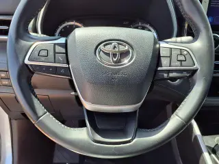 Toyota Highlander 2024 XLE 4dr SUV