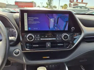 Toyota Highlander 2024 XLE 4dr SUV