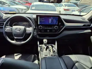 Toyota Highlander 2024 XLE 4dr SUV