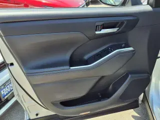 Toyota Highlander 2024 XLE 4dr SUV