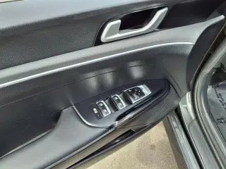 Kia K5 2025 LXS 4dr Sedan