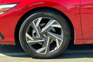Hyundai ELANTRA 2025 Limited 4dr Sedan