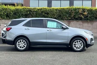 Chevrolet Equinox 2023 4x4 LS 4dr SUV w/1FL