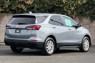 Chevrolet Equinox 2023 4x4 LS 4dr SUV w/1FL