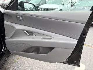 Hyundai ELANTRA Hybrid 2026 Blue 4dr Sedan