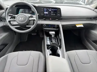 Hyundai ELANTRA Hybrid 2026 Blue 4dr Sedan
