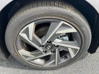 Hyundai ELANTRA 2025 Limited 4dr Sedan