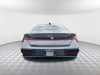 Hyundai ELANTRA 2025 Limited 4dr Sedan