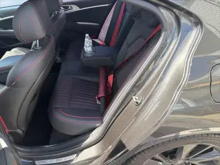 Genesis G70 2023 2.0T 4dr Sedan