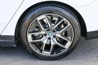 BMW i5 2024 eDrive40 4dr Sedan