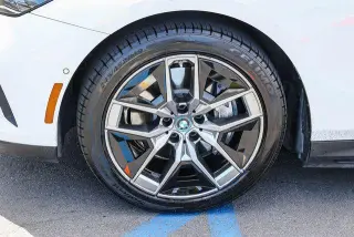 BMW i5 2024 eDrive40 4dr Sedan