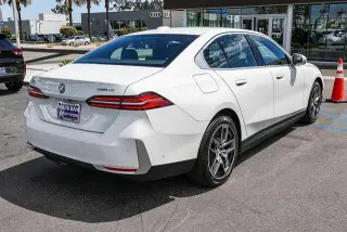BMW i5 2024 eDrive40 4dr Sedan