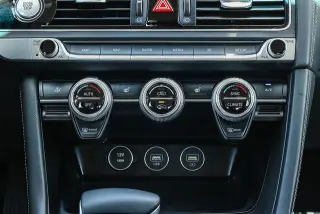 Genesis G70 2022 2.0T 4dr Sedan