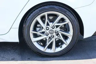 Genesis G70 2022 2.0T 4dr Sedan