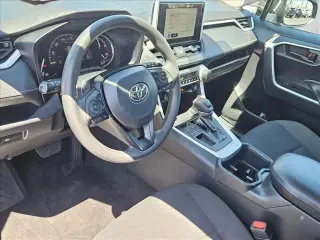 Toyota RAV4 2024 LE 4dr SUV