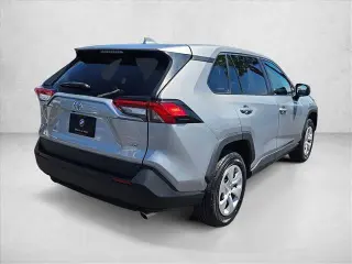 Toyota RAV4 2024 LE 4dr SUV