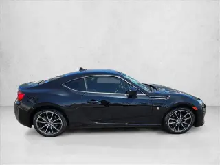 Toyota 86 2017 2dr Coupe 6A