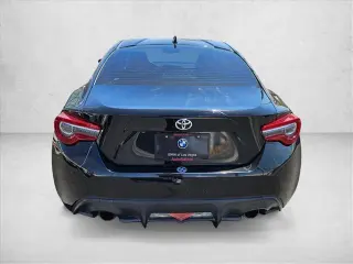 Toyota 86 2017 2dr Coupe 6A