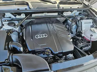 Audi Q5 2023 AWD quattro Premium 40 TFSI 4dr SUV