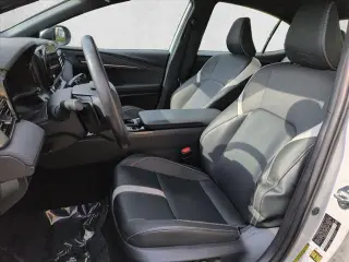 Toyota Camry 2025 SE 4dr Sedan