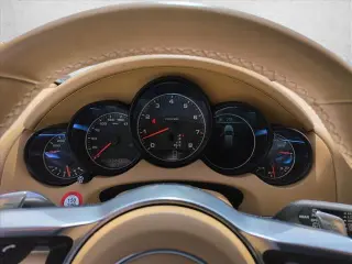 Porsche Cayenne 2017 AWD Platinum Edition 4dr SUV