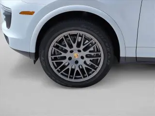 Porsche Cayenne 2017 AWD Platinum Edition 4dr SUV