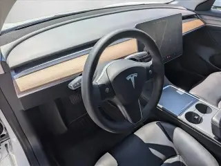 Tesla Model 3 2022 4dr Sedan